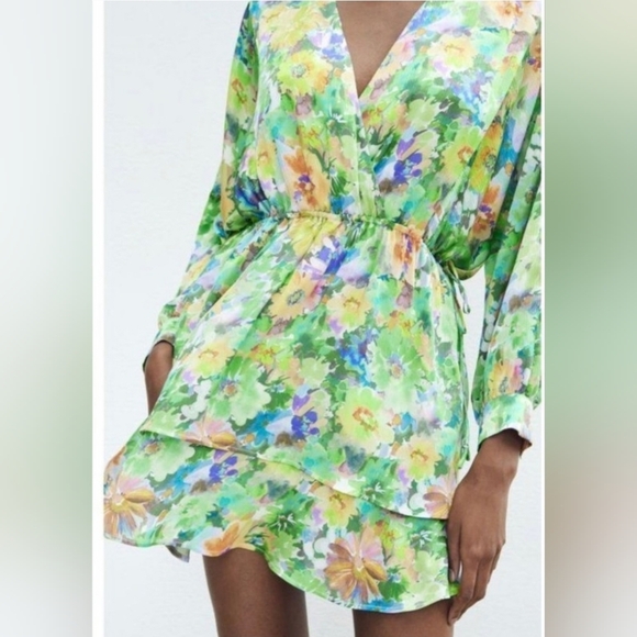 Zara Green Floral Print  V-Neck Puff Sleeve Romantic Dress  Size XS - Picture 2 of 16